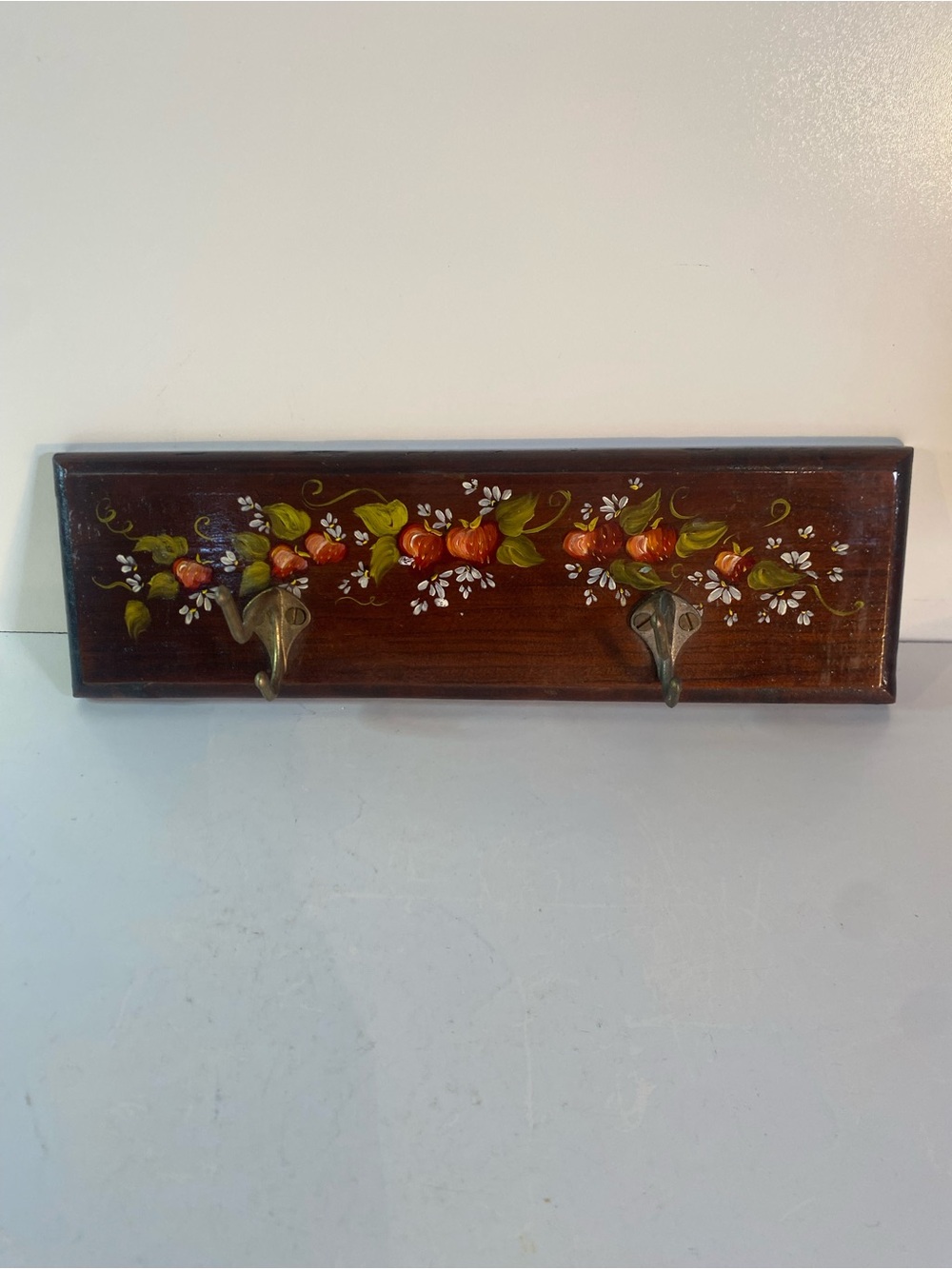 Vintage Wooden Hand Painted Strawberry & Floral Wall Mount Rack 
4.5”x14.5”